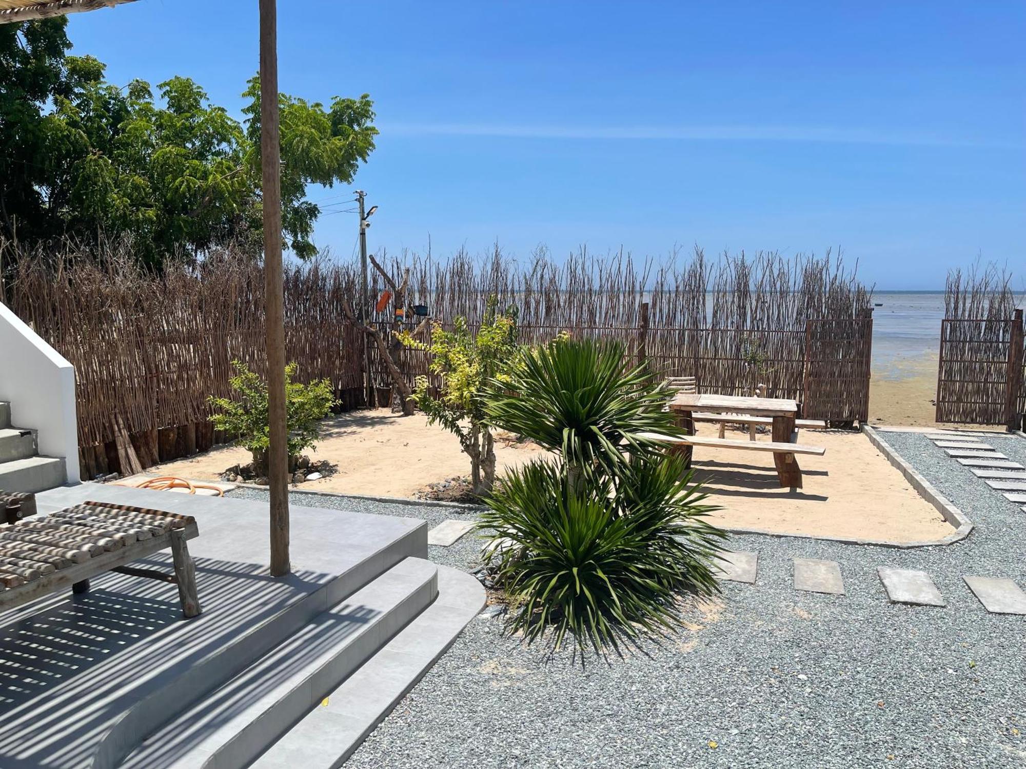 My Hoa Oceanfront Home Ap My Hai Экстерьер фото